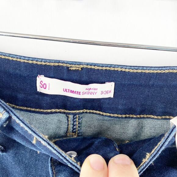 So Skinny Distressed Jeans Medium Dark Wash Blue Jeans Size 3 NWT - Picture 6 of 10